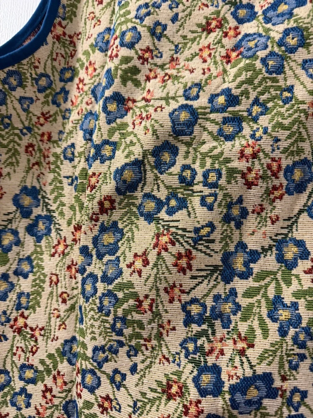 Women’s Floral Quilted Vest with Blue Trim XL NWT - Picture 5 of 5